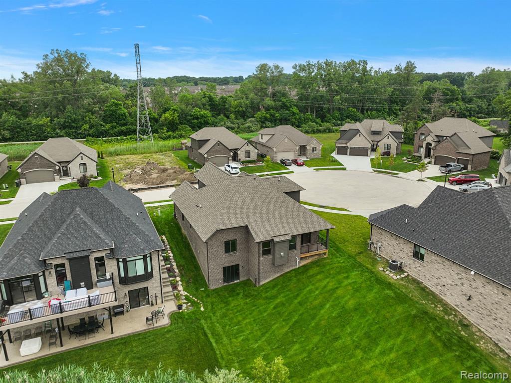 55308 HANFORD Court, Utica, MI 48316 — Photo 55