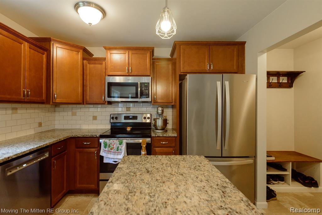 42880 Frederick Court, Belleville, MI 48111 — Photo 11