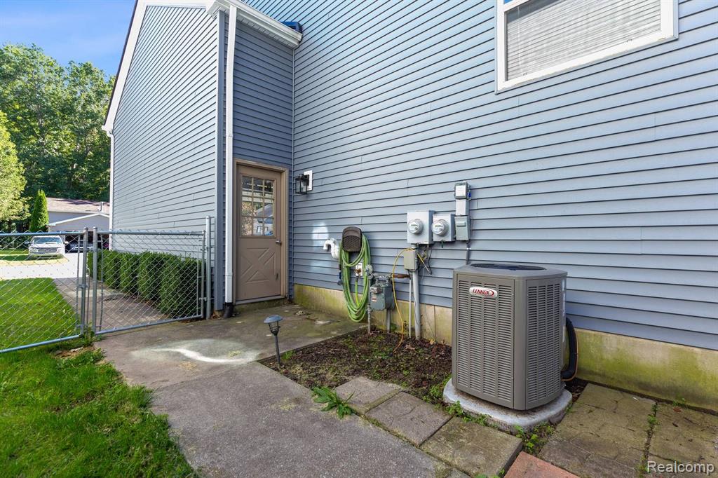 9368 Lakepointe Boulevard, Clay, MI 48001 — Photo 37