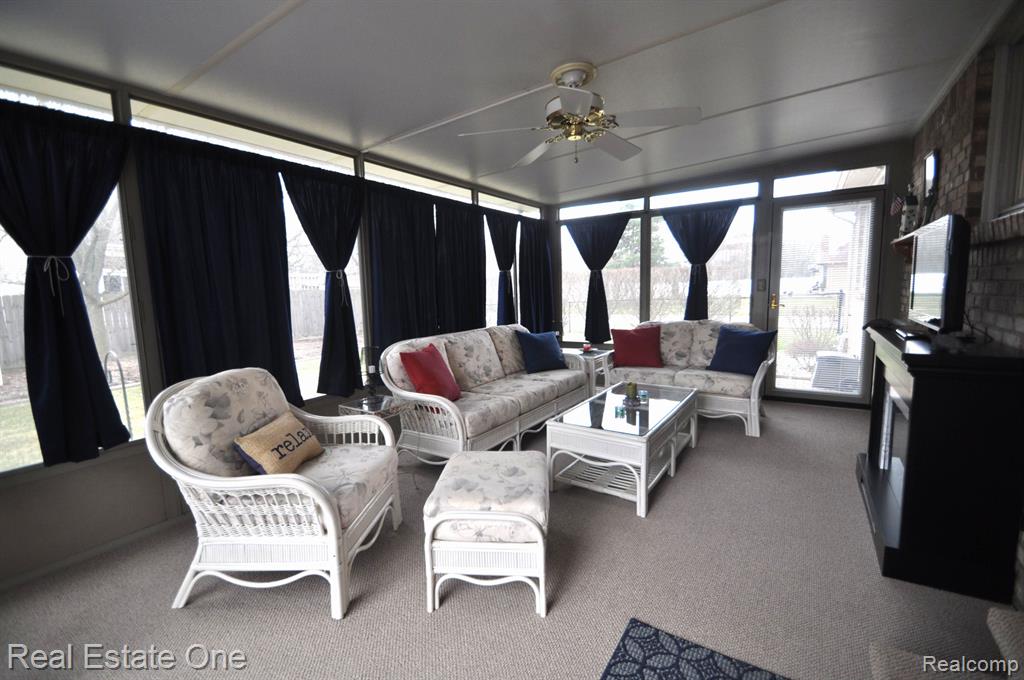 46654 SPRINGHILL Drive, Utica, MI 48317 — Photo 29
