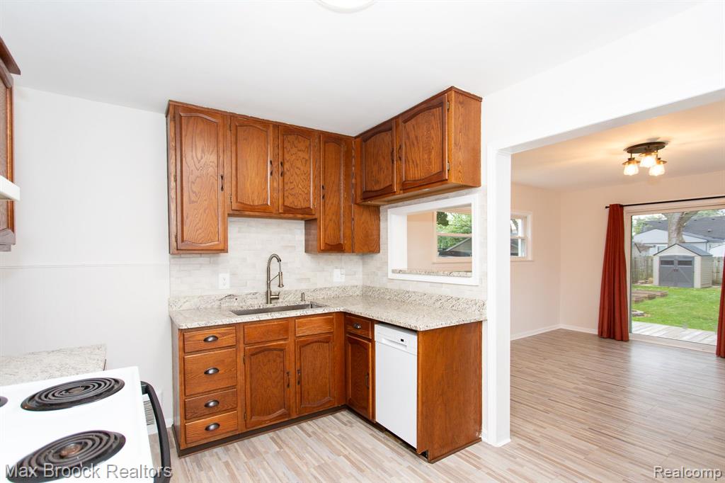 506 AMELIA Avenue, Royal Oak, MI 48073 — Photo 8
