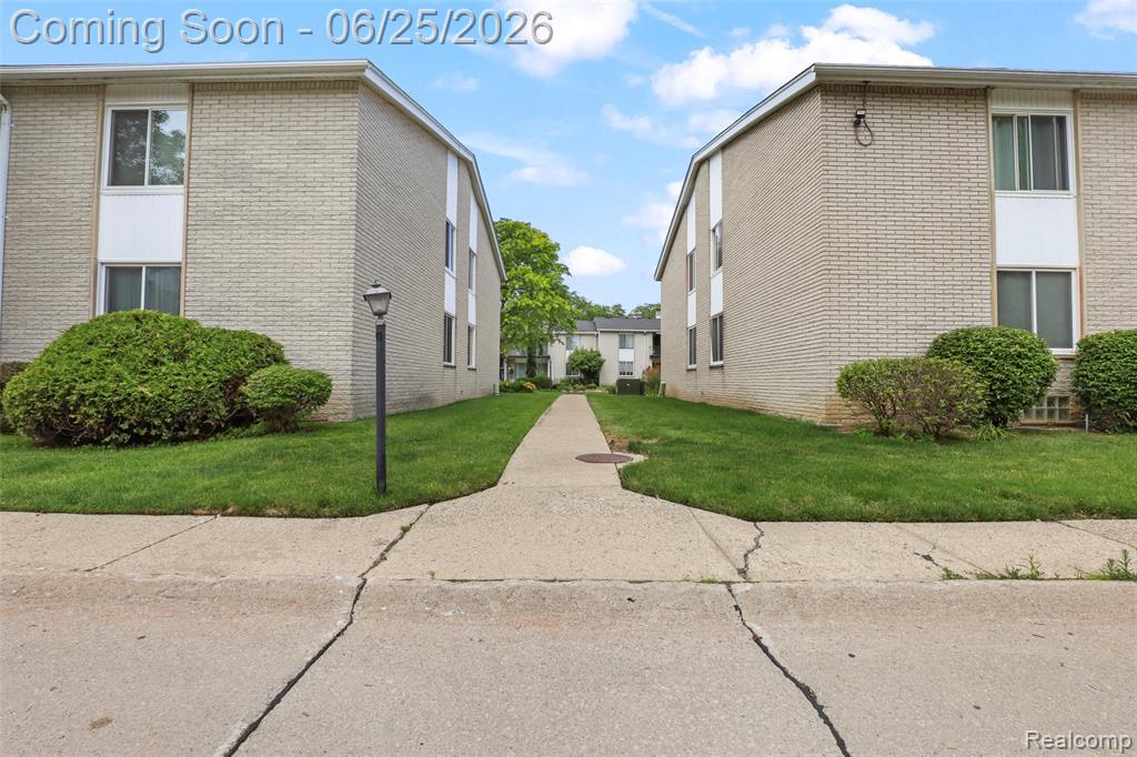 8577 Kennedy Circle, Warren, MI 48093 — Photo 3