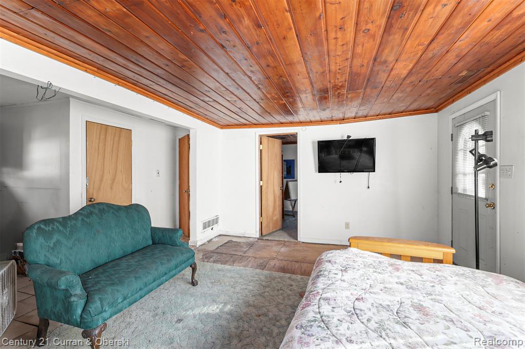 5094 Coshocton Drive, Waterford, MI, 48327