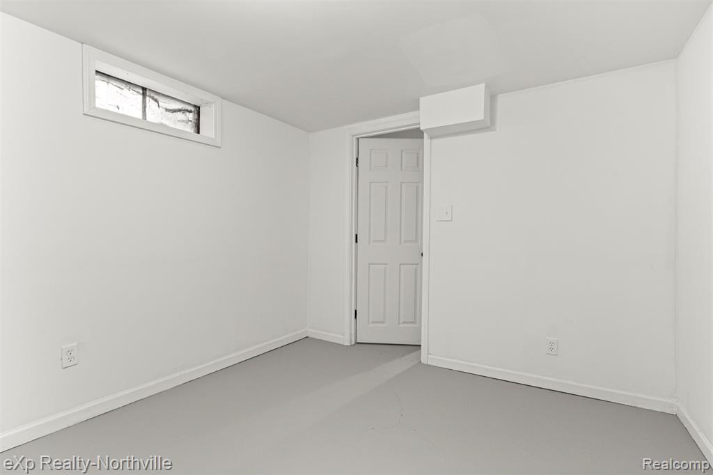 4675 Julius Boulevard, Westland, MI 48186 — Photo 36
