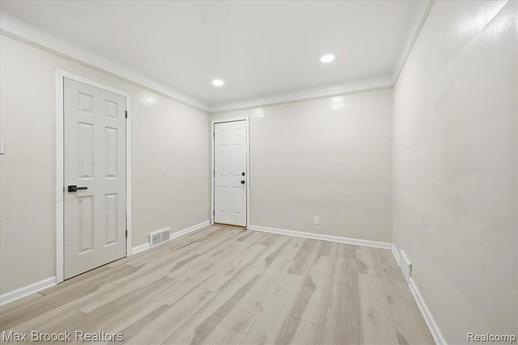 9722 Wayburn Street, Detroit, MI 48224 — Photo 19