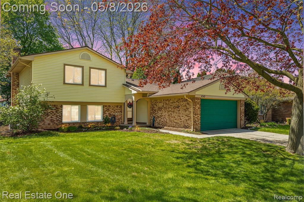 4749 Parkridge Drive, Waterford, MI 48329 — Photo 2