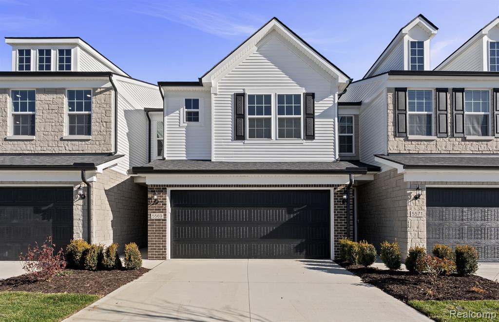 5574 East Spaniel Drive, Ann Arbor, MI 48108