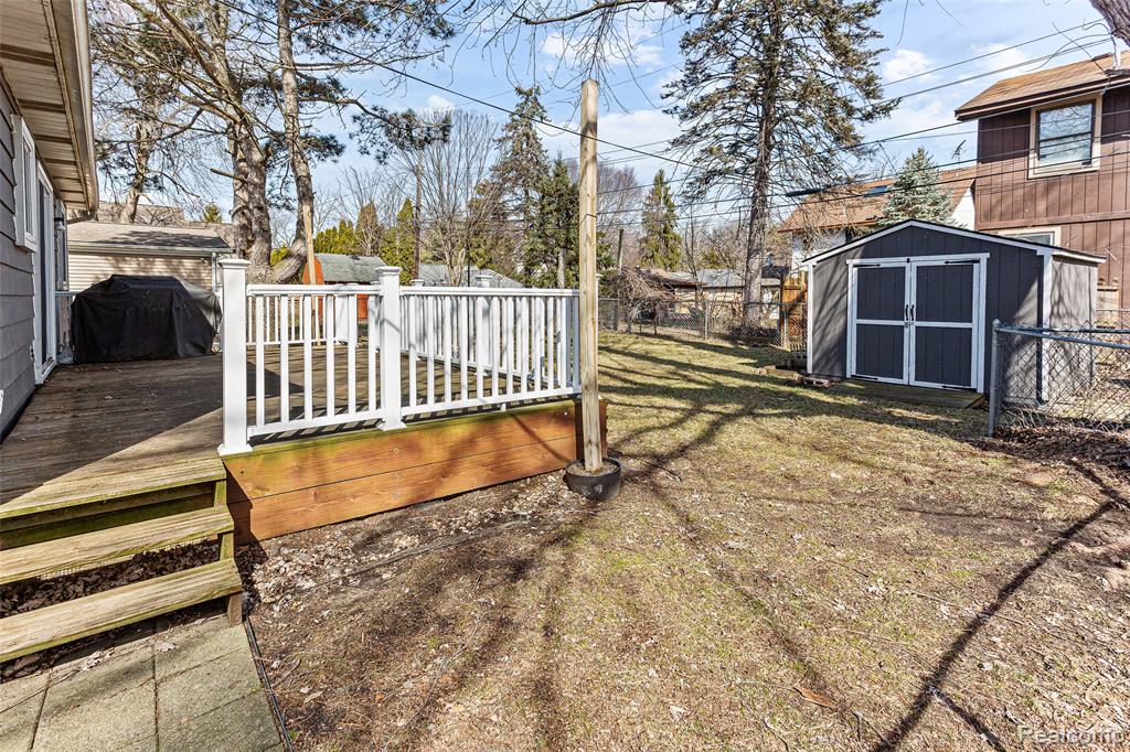 37137 Jefferson Avenue, MI — Photo 28