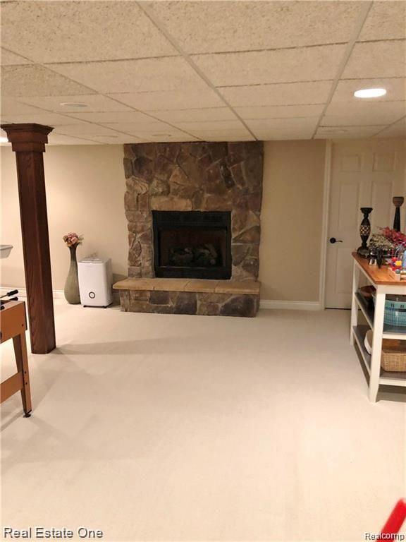 5846 CLEARVIEW Drive, Troy, MI 48098 — Photo 38