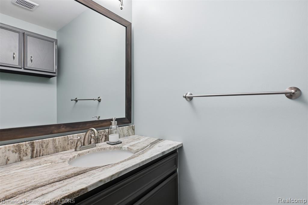9801 Tennyson Drive, Plymouth, MI 48170 — Photo 31