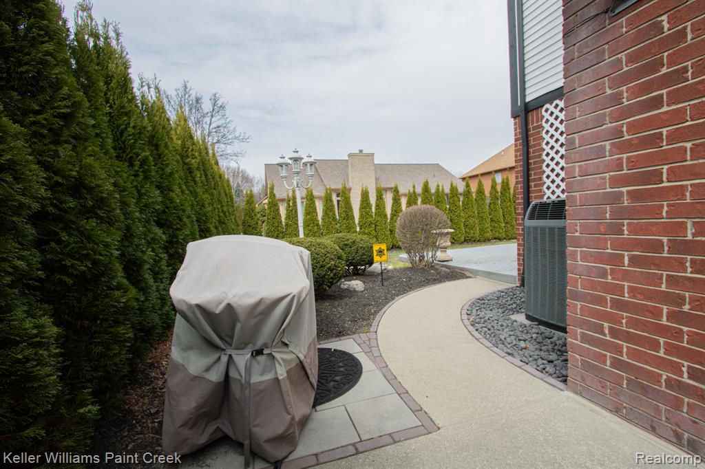 4831 Homestead Drive, Sterling Heights, MI 48314 — Photo 48