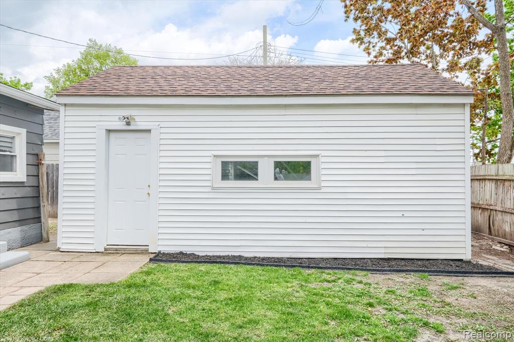 29 Law Street, Lapeer, MI 48446 — Photo 40