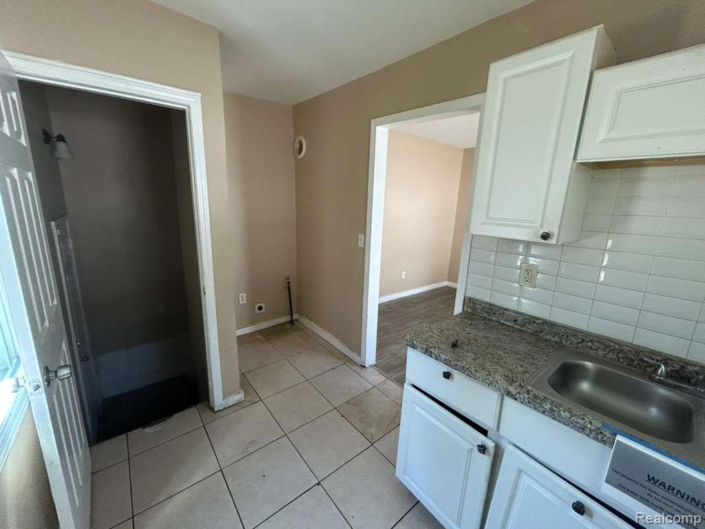 6078 Plainview Avenue, Detroit, MI 48228 — Photo 11