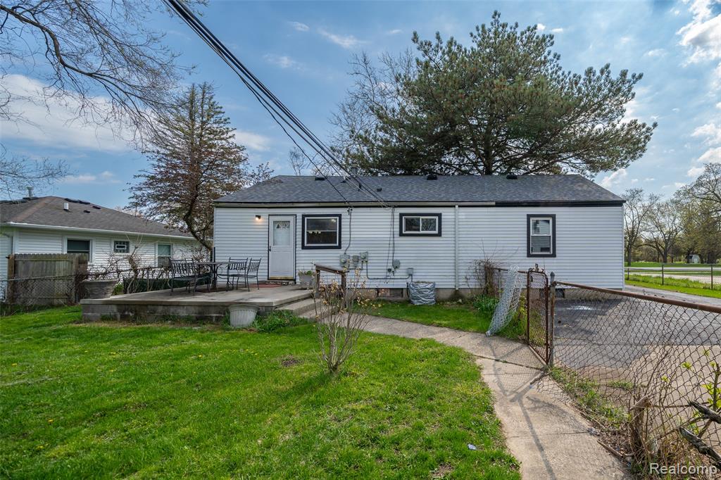 5357 Sashabaw Road, Clarkston, MI — Photo 23