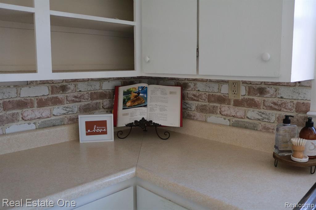 424 W CEDAR Street, Standish, MI 48658 — Photo 12
