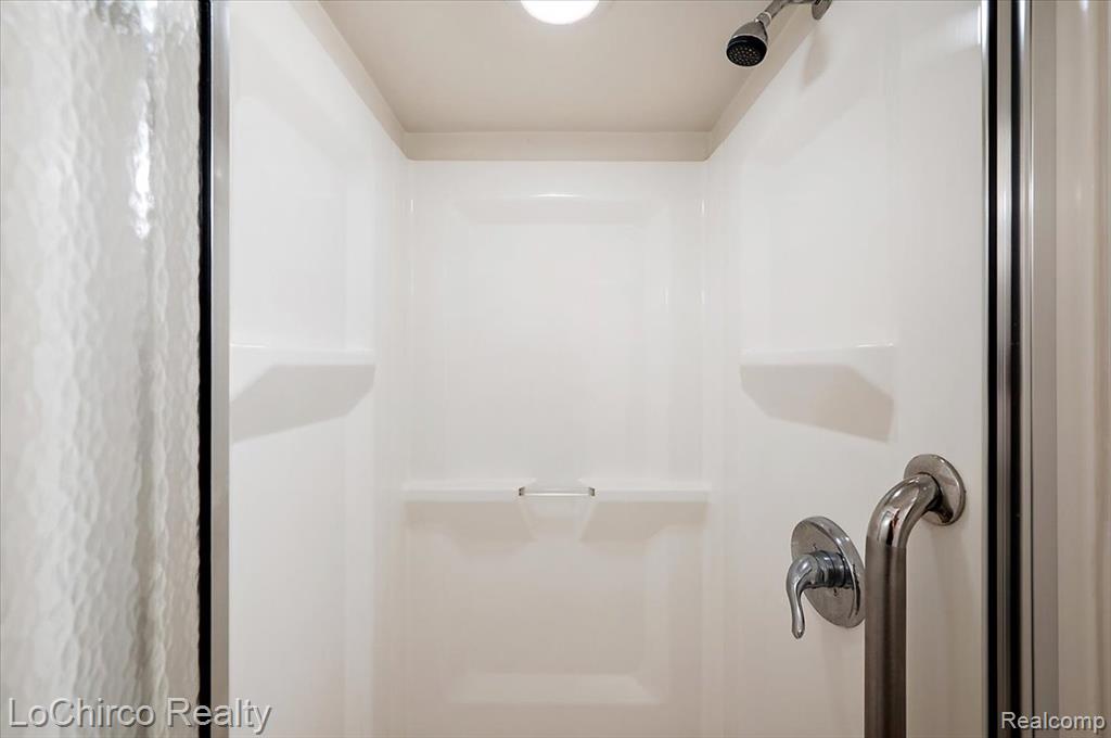 733 Hamilton Court, Rochester Hills, MI 48307 — Photo 42