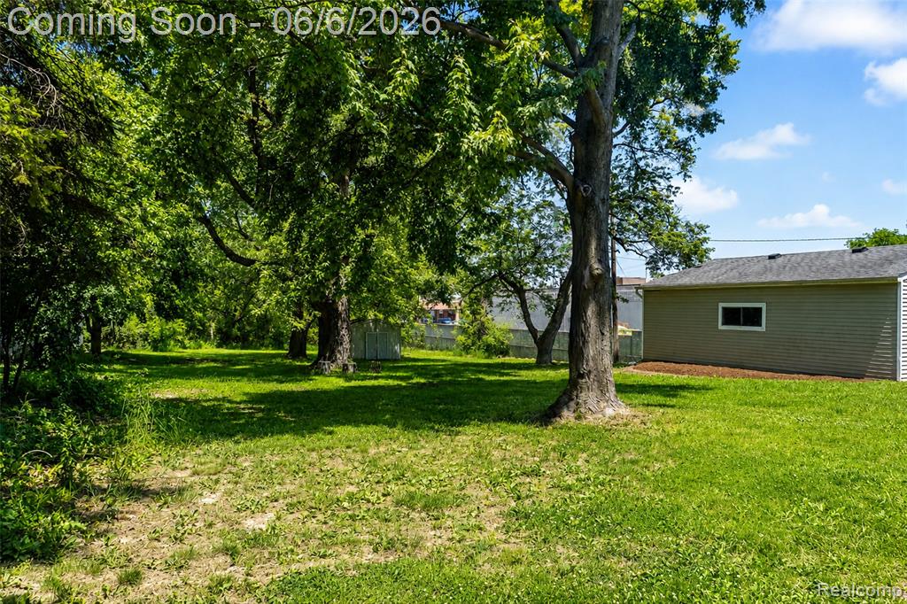 70 W Hamlin Road, Rochester Hills, MI 48307 — Photo 36
