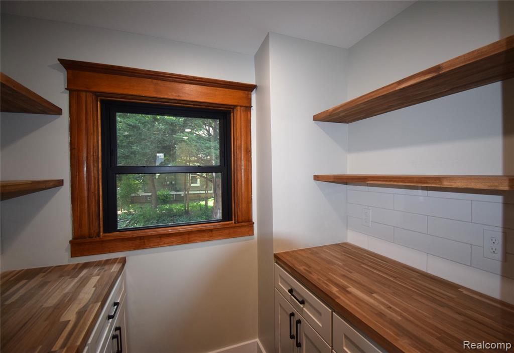 45669 Cass Avenue, Utica, MI 48317 — Photo 11