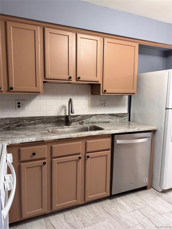 8557 Winchester Drive, Sterling Heights, MI 48313 — Photo 10