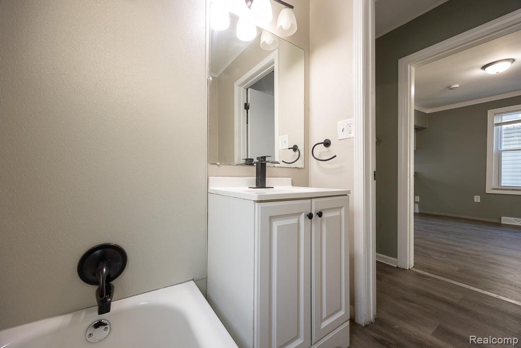 128 W Muir Avenue, Hazel Park, MI 48030 — Photo 18