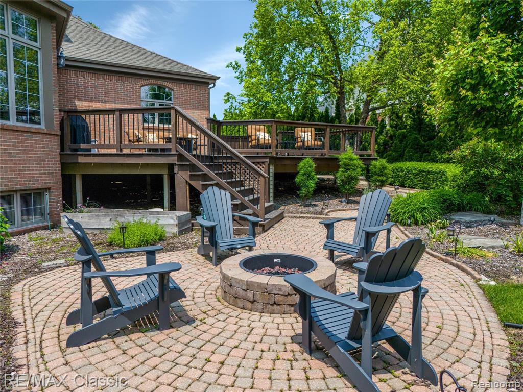 18438 Clairmont Circle E, Northville, MI 48168 — Photo 71
