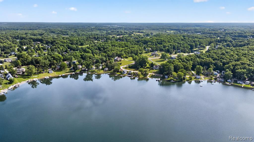1717 Triangle Lake Road, Howell, MI 48843 — Photo 26