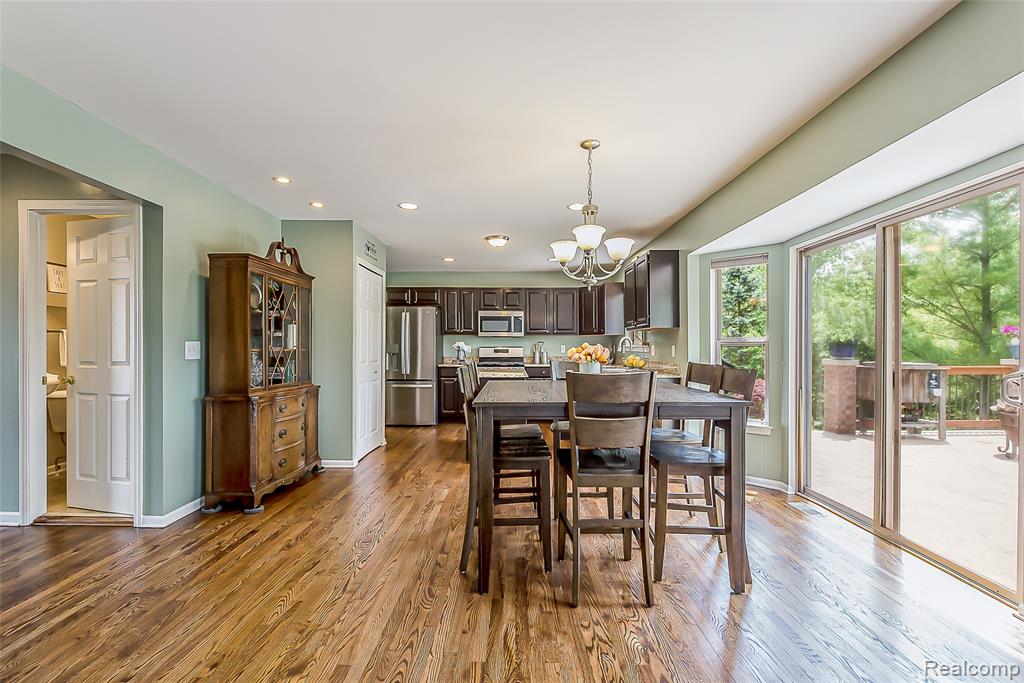 58721 Carriage Lane, South Lyon, MI 48178 — Photo 12