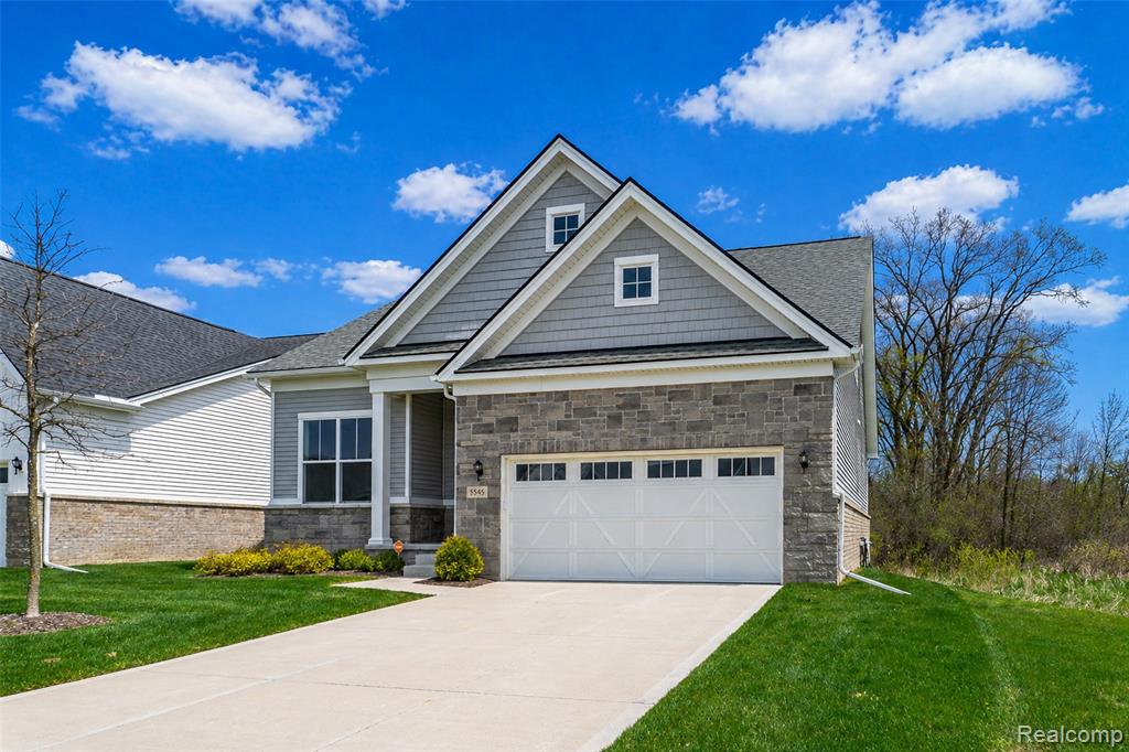 5545 Helmsdale Boulevard, West Bloomfield, MI — Photo 45