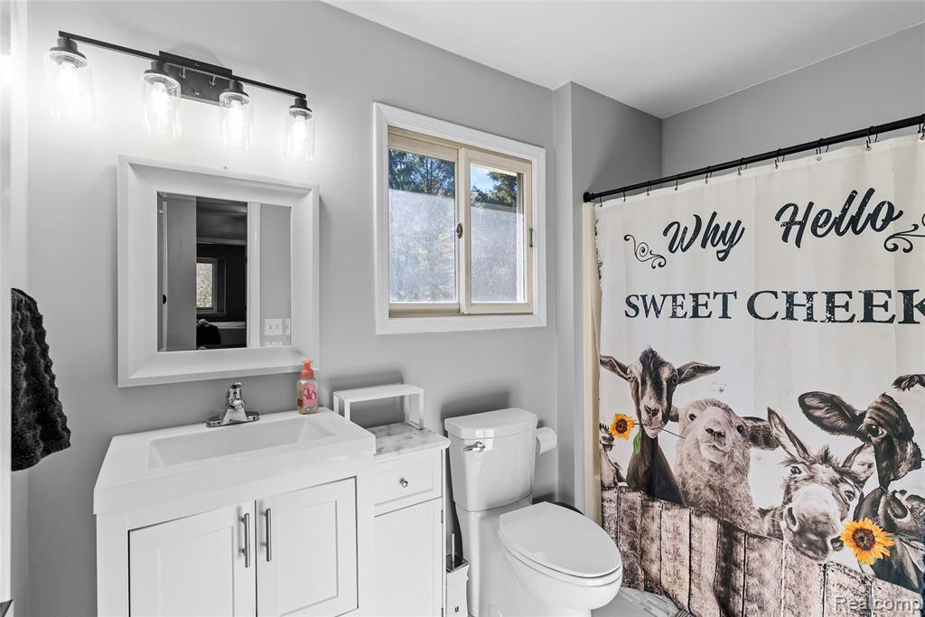 4971 N Tipsico Lake Road, Hartland, MI 48353 — Photo 32