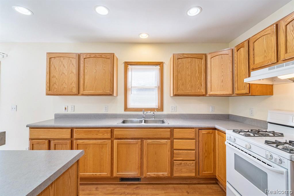 509 Miller Lake Rd, Columbiaville, MI 48421 — Photo 13