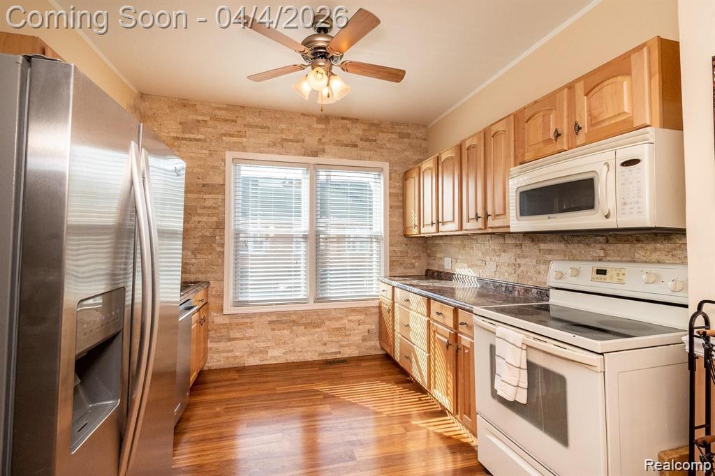 11603 KLINGER Street, Hamtramck, MI 48212 — Photo 12