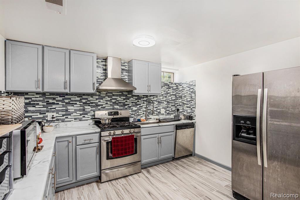 5215 Sunlyn Drive, Grand Blanc, MI 48439 — Photo 18