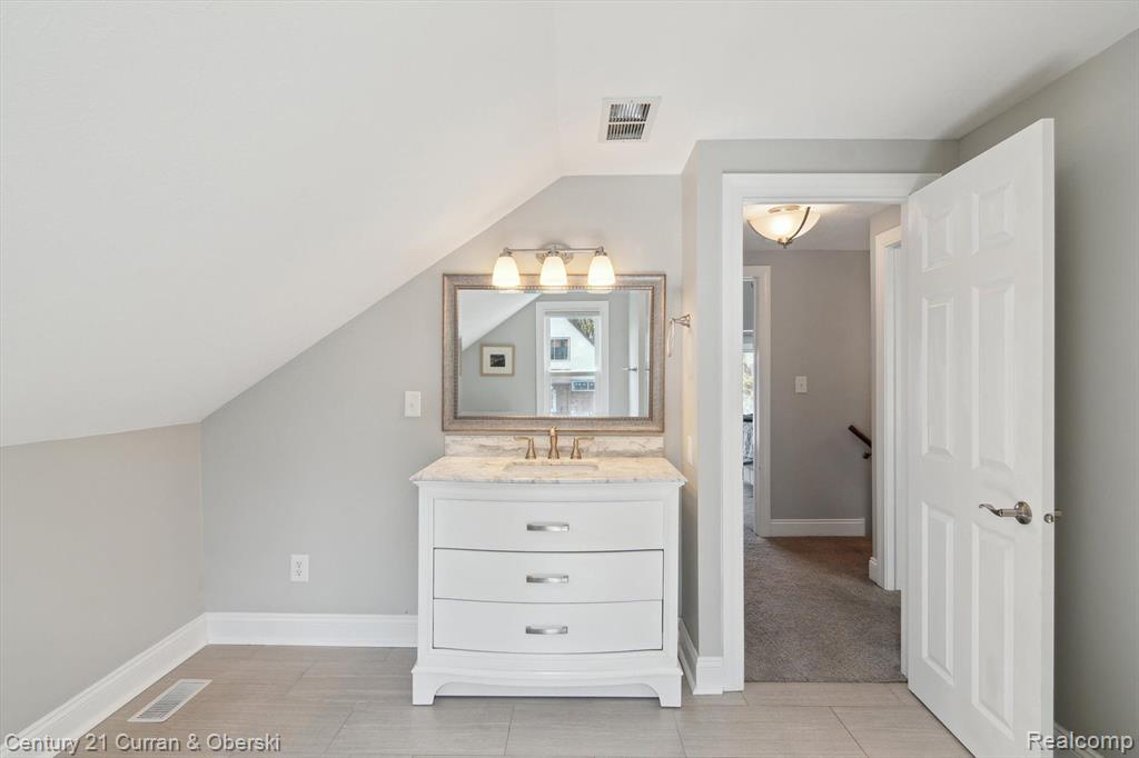421 EDGEWOOD Drive, Jackson, MI 49201 — Photo 25