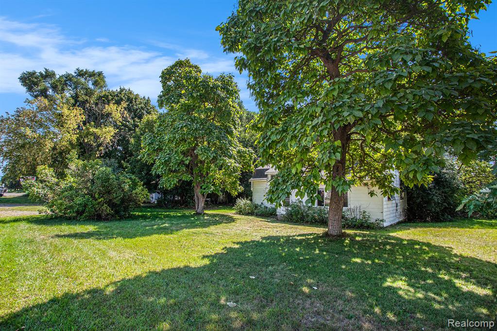 6421 Elizabeth Lake Road, Waterford, MI 48327 — Photo 5