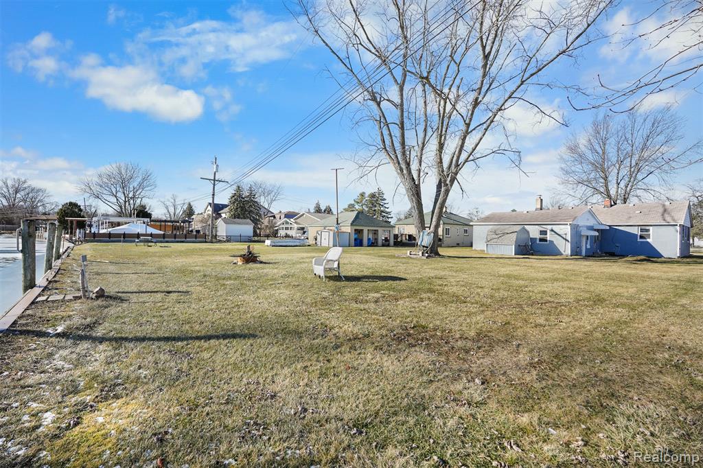47978 Jefferson Avenue, Chesterfield, MI 48047 — Photo 36