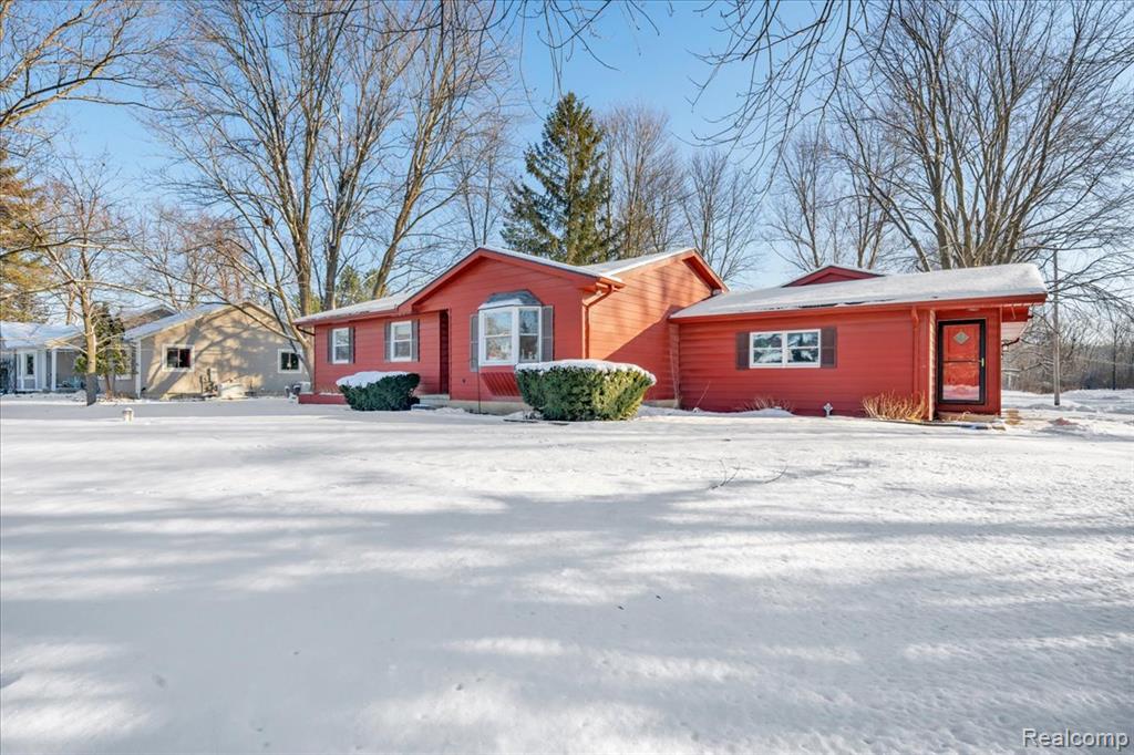 9169 Graytrax Road, Grand Blanc, MI 48439 — Photo 2