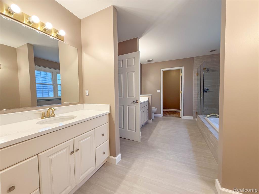 942 Linden Way, Auburn Hills, MI 48326 — Photo 11