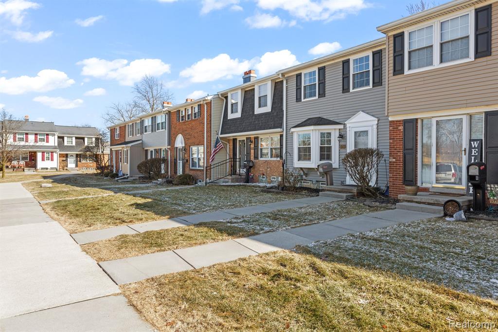 19708 DEARBORN Court, Northville, MI 48167 — Photo 2