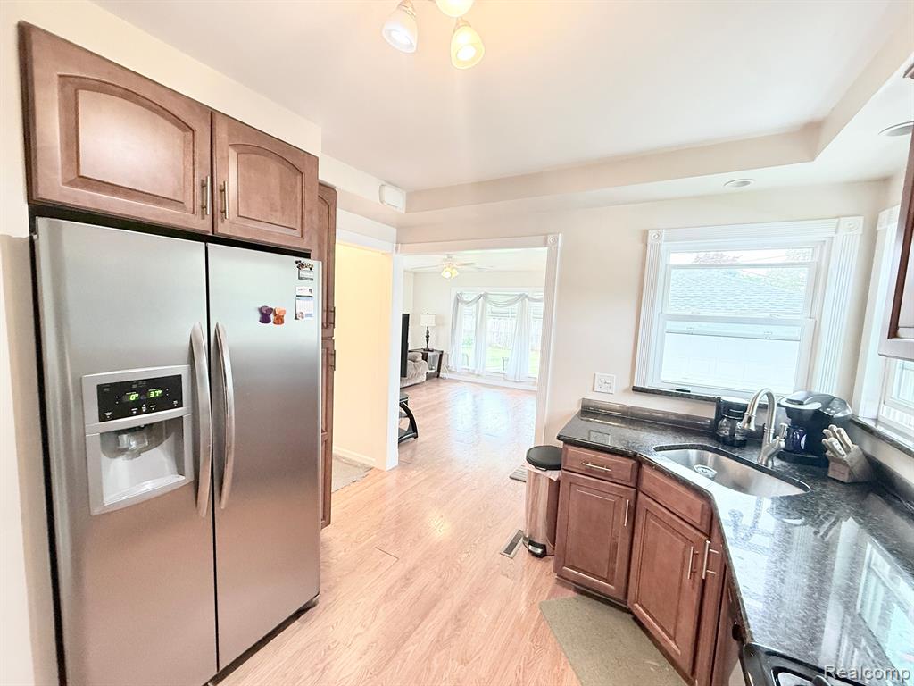 9222 FOX Avenue, Allen Park, MI 48101 — Photo 5