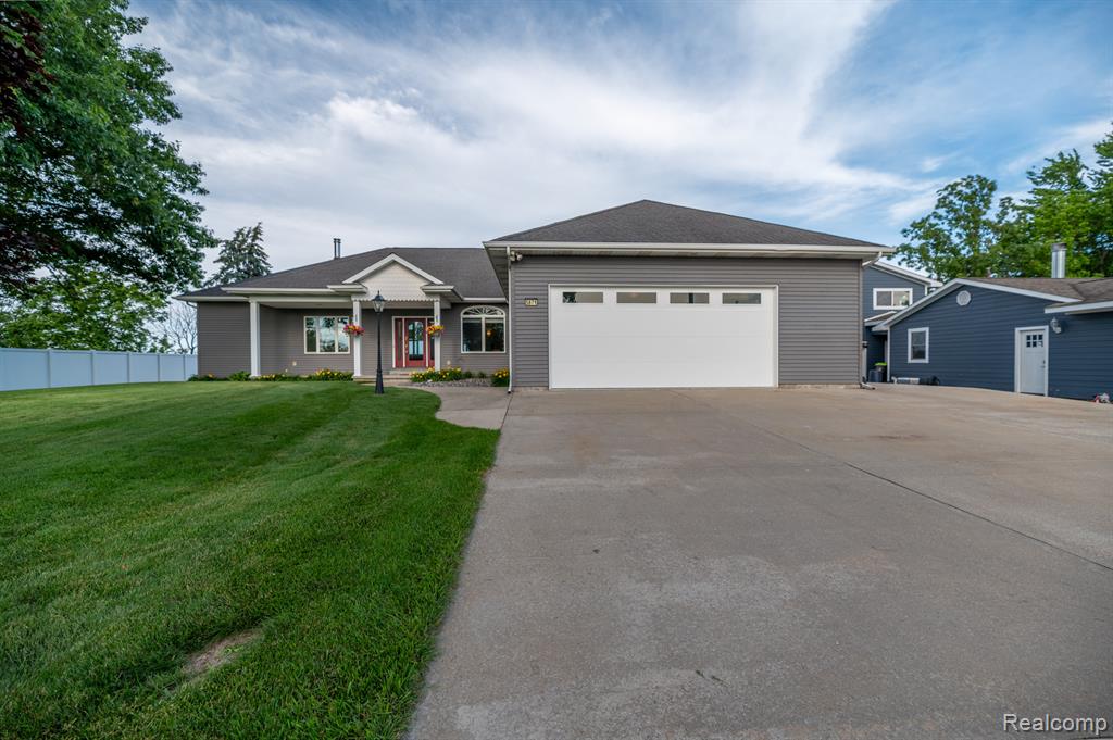 5871 Sandy Drive, Pinconning, MI 48650 — Photo 2