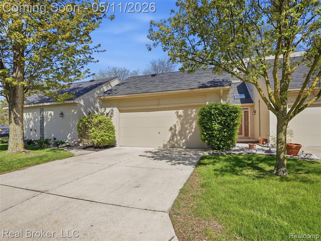 42115 E Edward Drive, Clinton Twp, MI 48038 — Photo 43