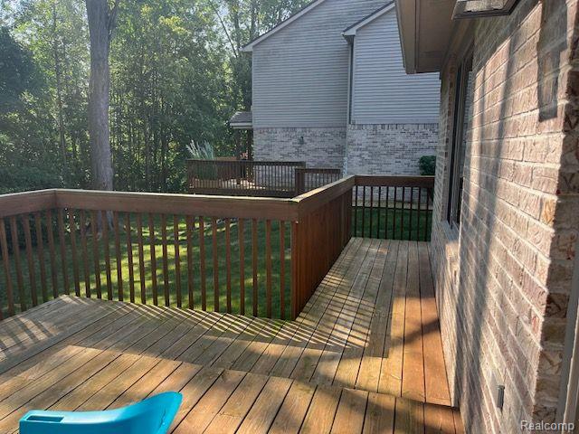 1071 OLD LEAKE, Holly, MI 48442 — Photo 40