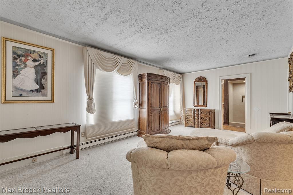 23009 Maple Avenue, Farmington, MI 48336 — Photo 46
