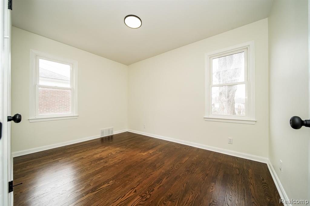 6855 KINGSBURY Street, Dearborn Heights, MI 48127 — Photo 45