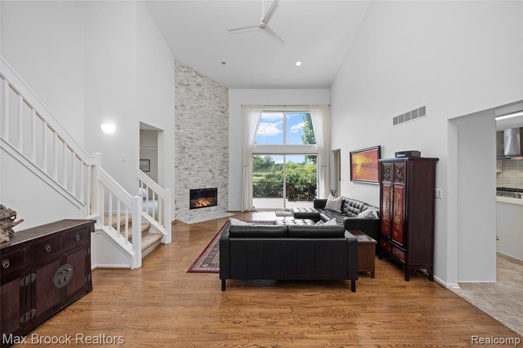 4860 Lagoons Circle, West Bloomfield, MI 48323 — Photo 10