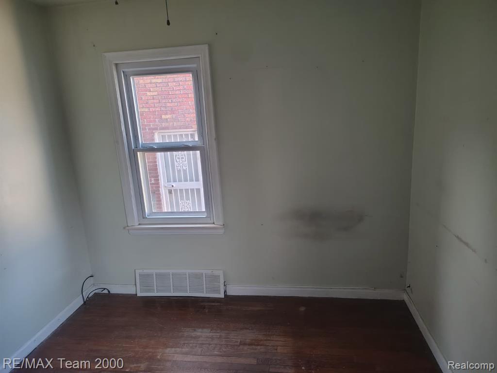 8088 Ohio Street, Detroit, MI 48204 — Photo 12