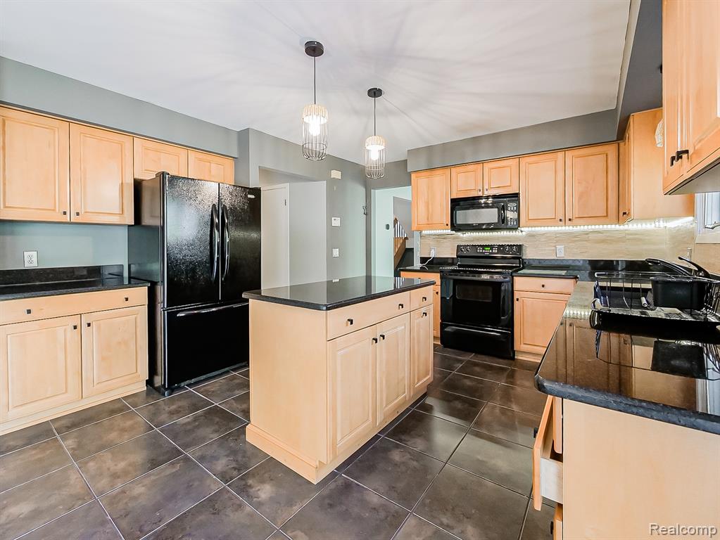 878 River Bend Drive, Rochester Hills, MI 48307 — Photo 5