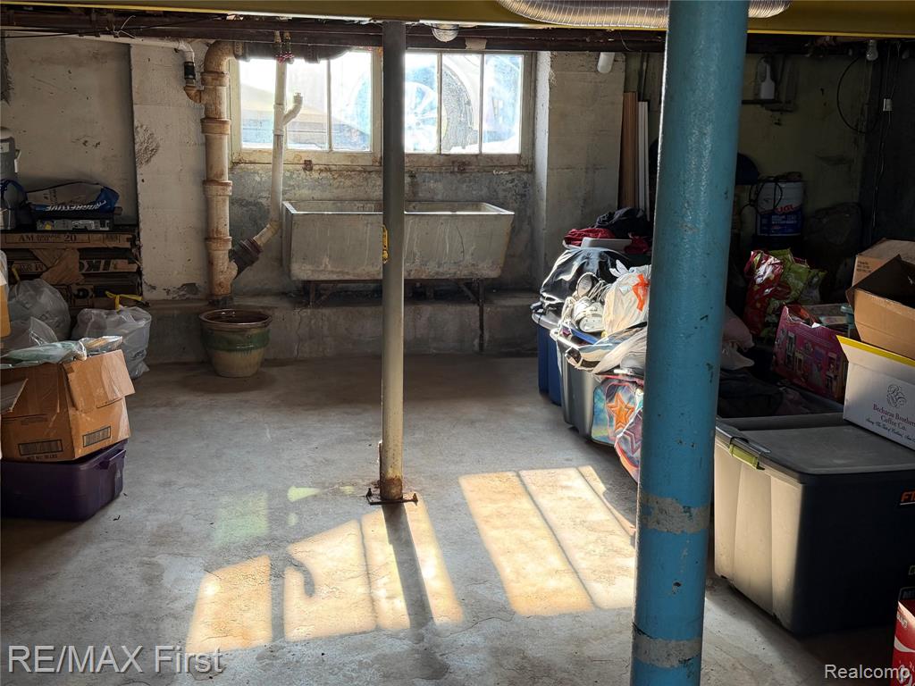 9280 RIVER Road, Clay, MI, 48001