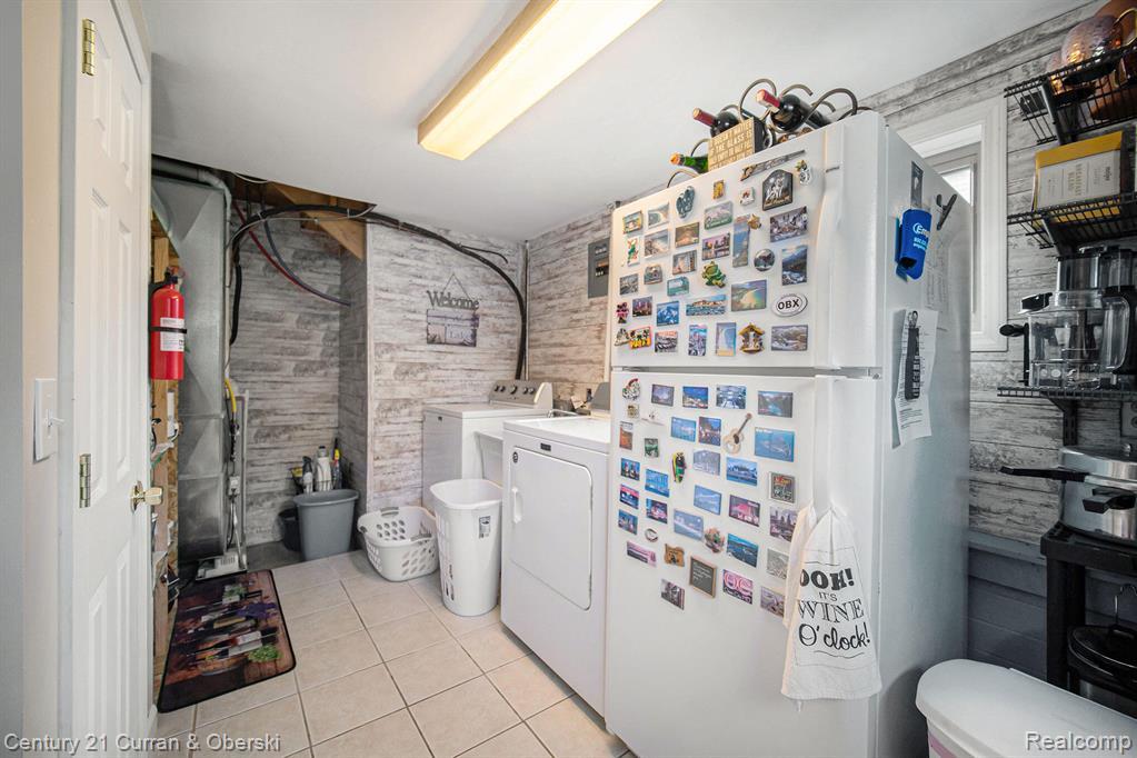 504 Olcott Lake Drive, Jackson, MI 49201 — Photo 33