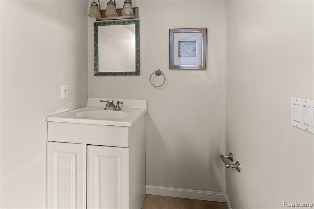 4459 McKinley Street, Dearborn Heights, MI 48125 — Photo 21